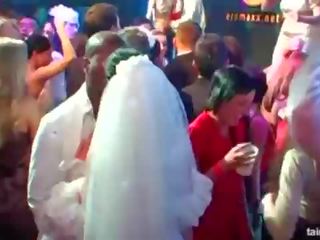 Magnificent oversexed brides imaista iso kukot sisään julkinen