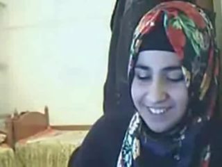 Pelikula - hijab nobya pagpapakita puwit sa webcam