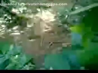 Индийски ladki в джунгла на открито мадама прецака трудно www.xnidhicam.blogspot.com
