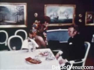 Ketinggalan zaman dewasa klip 1960s - berbulu dewasa rambut coklat - tabel untuk tiga