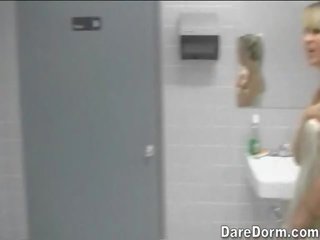 Niñas follando su novios en la ducha